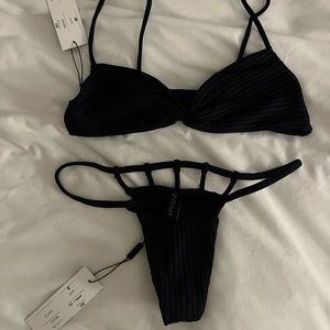 Indah Keshi and Kwelli Set